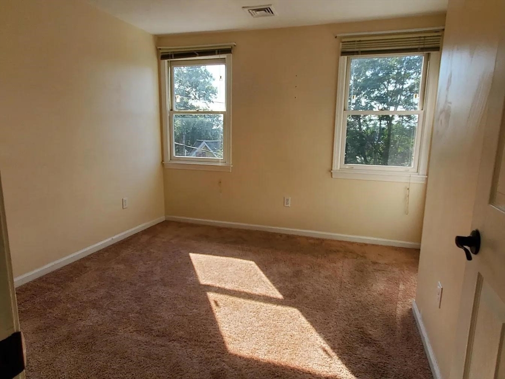 3 bed, 1 bath apartment for rent at 118 Montclair Ave Unit SF, Waltham — photo 17 of 26