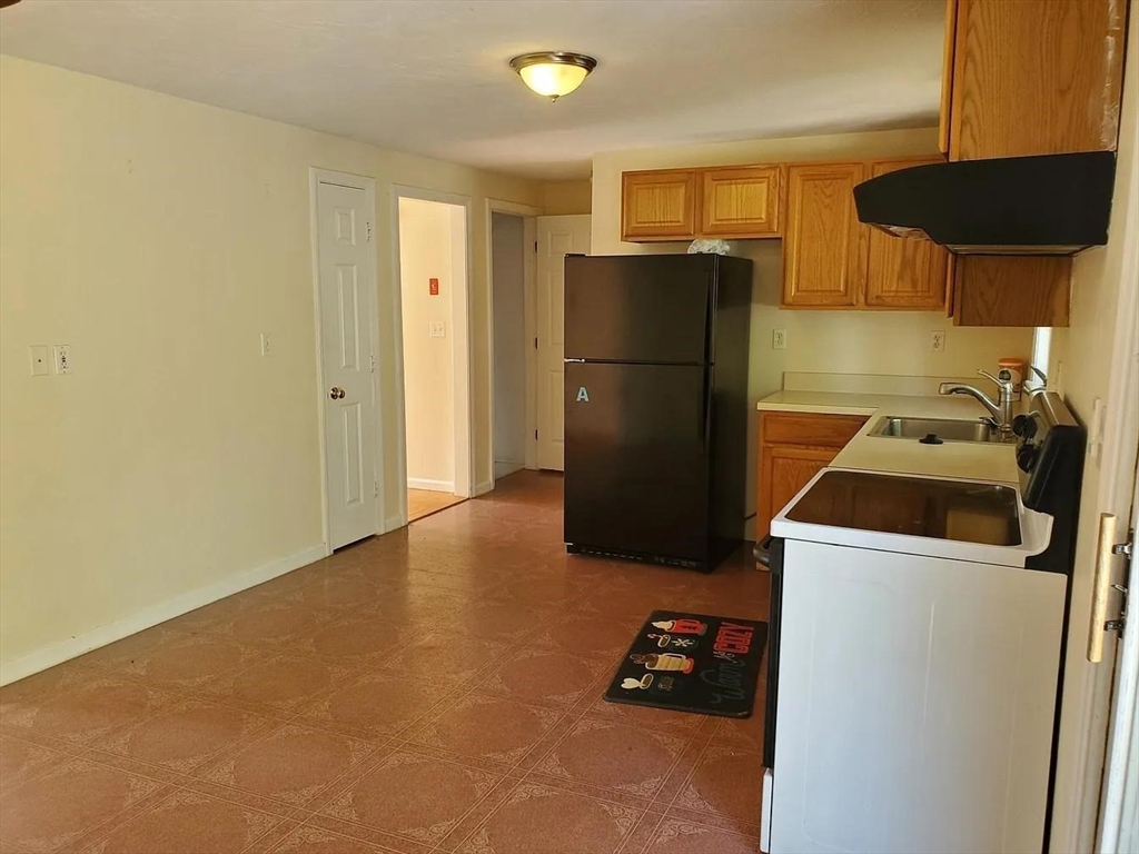3 bed, 1 bath apartment for rent at 118 Montclair Ave Unit SF, Waltham — photo 7 of 26
