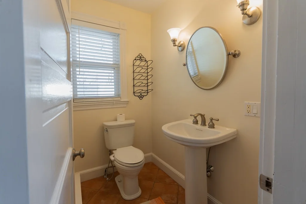 4 bed, 1 bath apartment for rent at 118 Newburg St Unit 118, Roslindale — photo 29 of 37