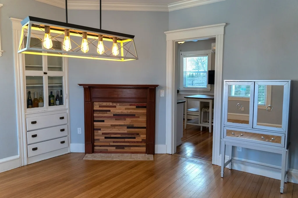 4 bed, 1 bath apartment for rent at 118 Newburg St Unit 118, Roslindale — photo 5 of 37