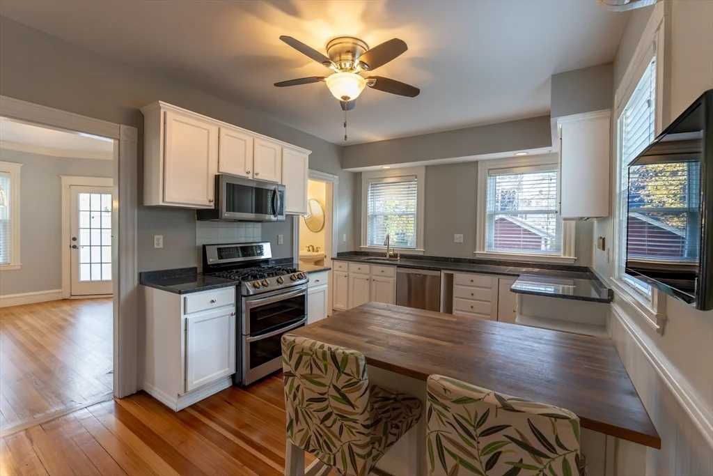 4 bed, 1 bath apartment for rent at 118 Newburg St Unit 118, Roslindale — photo 6 of 37