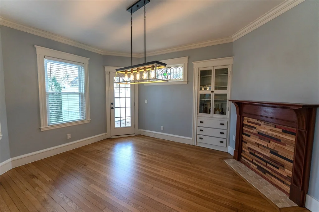 4 bed, 1 bath apartment for rent at 118 Newburg St Unit 118, Roslindale — photo 4 of 37
