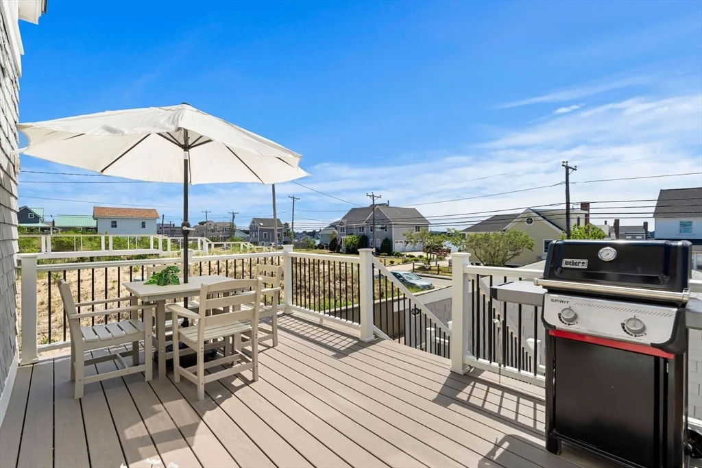 3 bed, 2 bath apartment for rent at 118 Northern Unit WINTER, Plum Island — photo 5 of 35