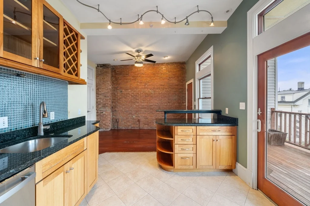 2 bed, 2 bath apartment for rent at 118 Perkins St Unit 3, East Somerville — photo 6 of 24