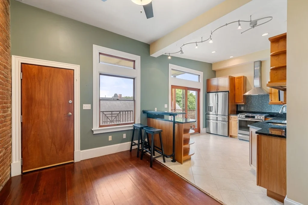 2 bed, 2 bath apartment for rent at 118 Perkins St Unit 3, East Somerville — photo 7 of 24
