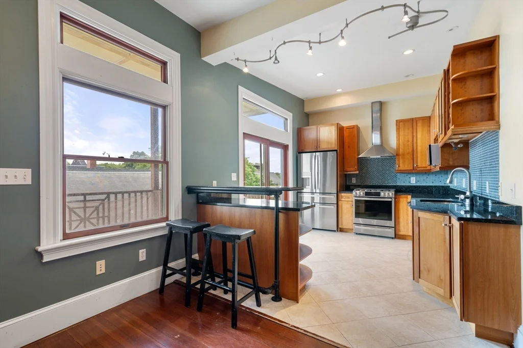 2 bed, 2 bath apartment for rent at 118 Perkins St Unit 3, East Somerville — photo 2 of 24