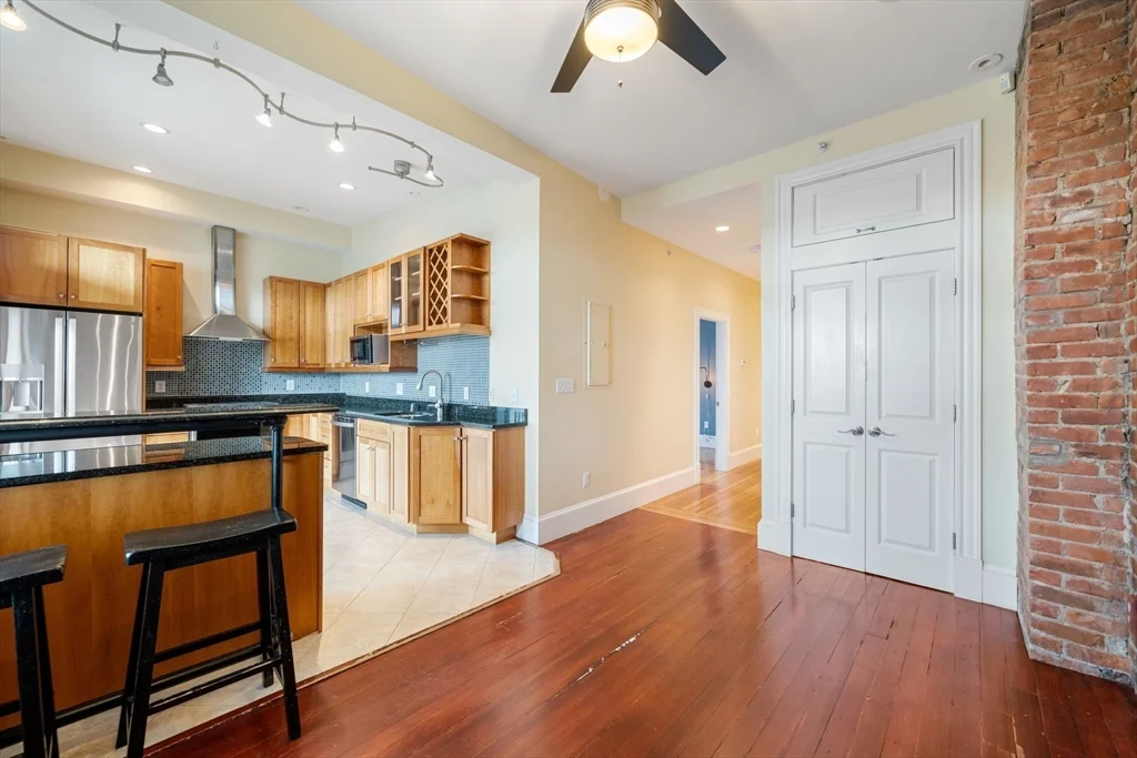 2 bed, 2 bath apartment for rent at 118 Perkins St Unit 3, East Somerville — photo 8 of 24