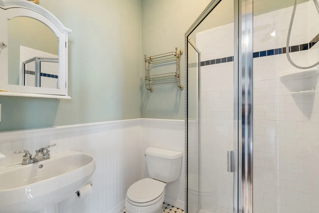 2 bed, 2 bath apartment for rent at 118 Perkins St Unit 3, East Somerville — photo 13 of 24