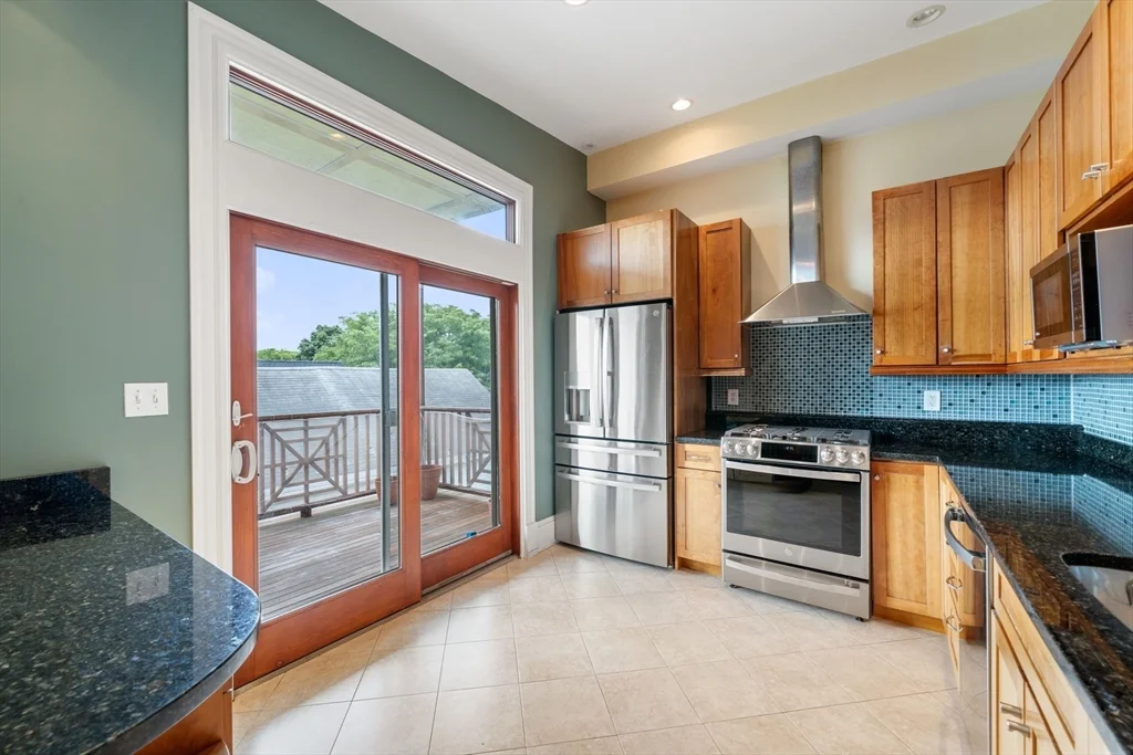 2 bed, 2 bath apartment for rent at 118 Perkins St Unit 3, East Somerville — photo 3 of 24