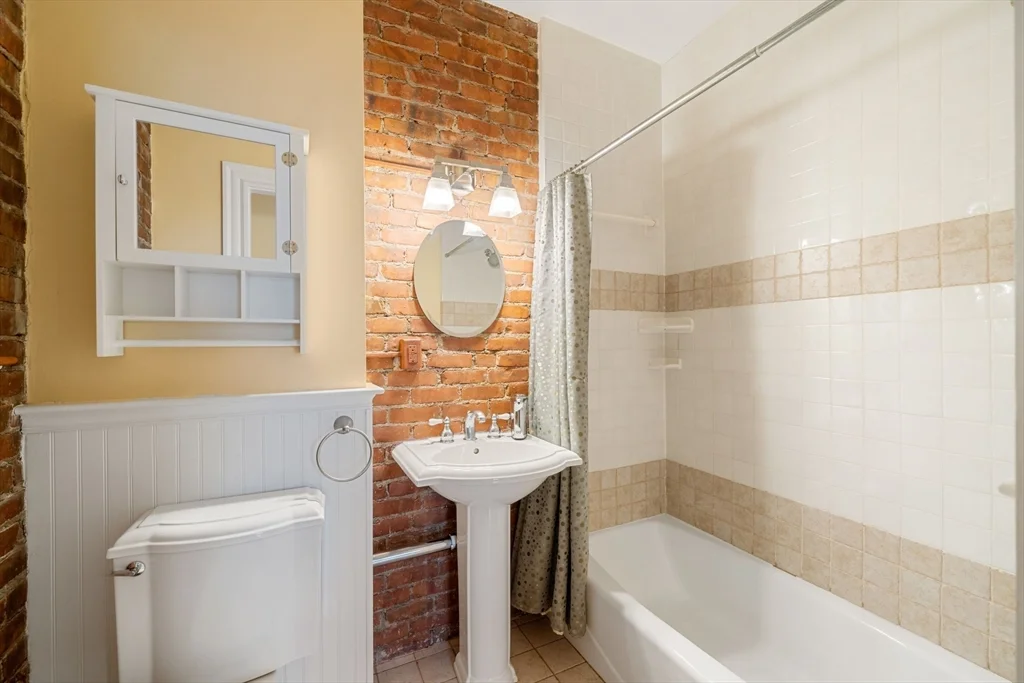 2 bed, 2 bath apartment for rent at 118 Perkins St Unit 3, East Somerville — photo 23 of 24