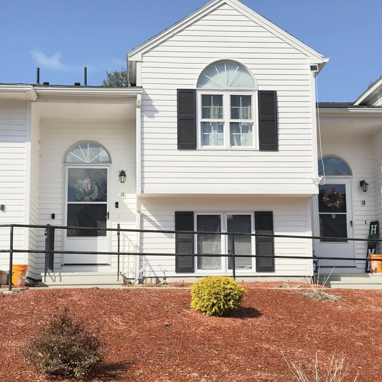 2 bed, 1 bath apartment for rent at 118 Riverview Pl Unit D, Southbridge — photo 1 of 14