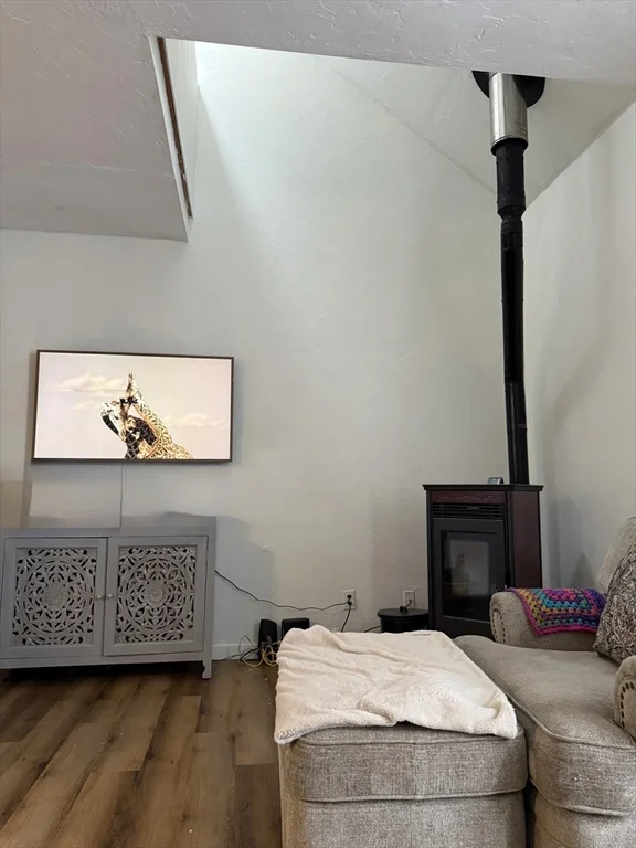 2 bed, 1 bath apartment for rent at 118 Riverview Pl Unit D, Southbridge — photo 10 of 14