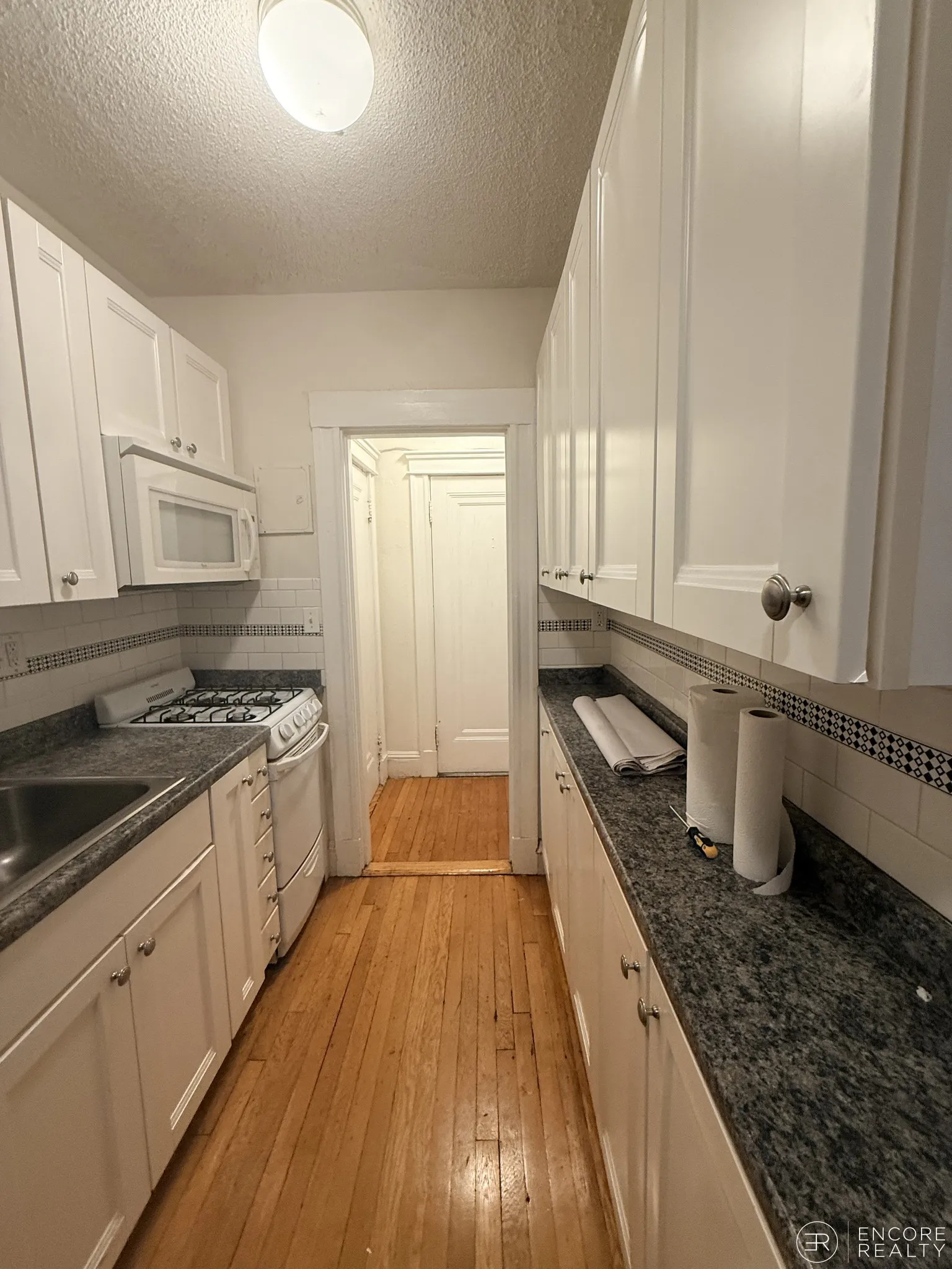 1 bed, 1 bath apartment for rent at 118 Riverway Unit 10, Longwood — photo 1 of 10