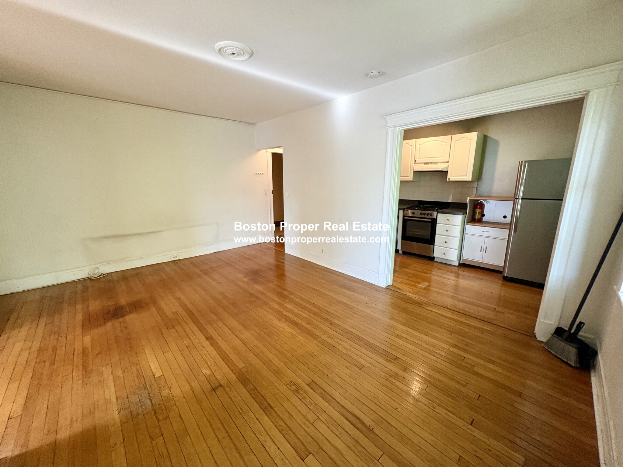 1 bed, 1 bath apartment for rent at 118 Riverway Unit 12, Longwood — photo 7 of 12