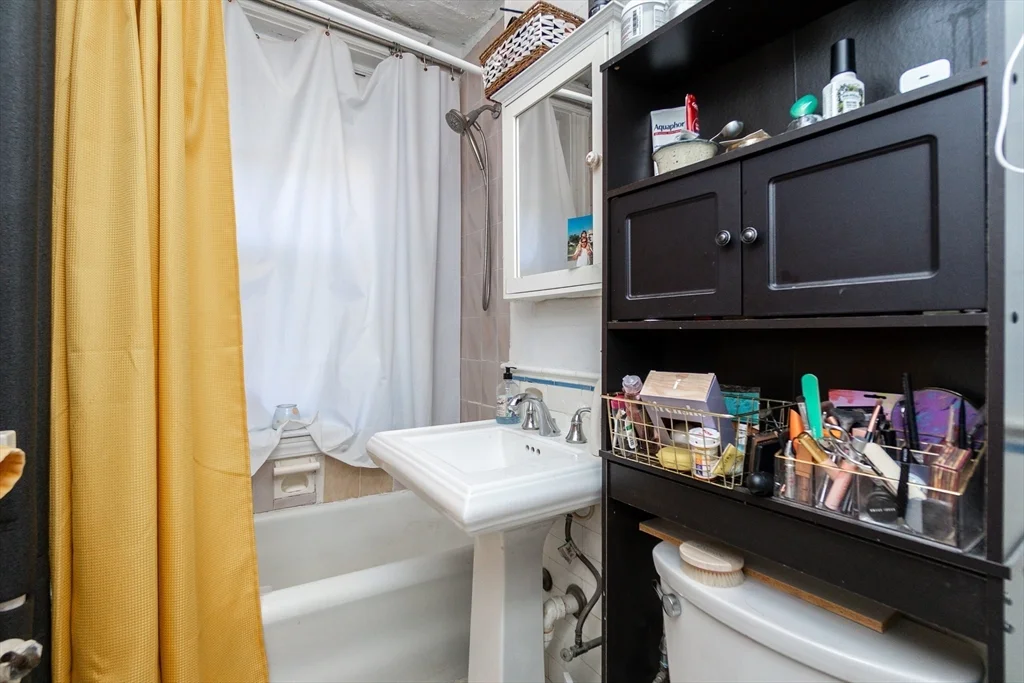1 bed, 1 bath apartment for rent at 118 Riverway Unit 22, Longwood — photo 14 of 18