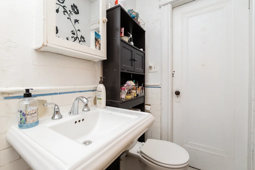 1 bed, 1 bath apartment for rent at 118 Riverway Unit 22, Longwood — photo 15 of 18