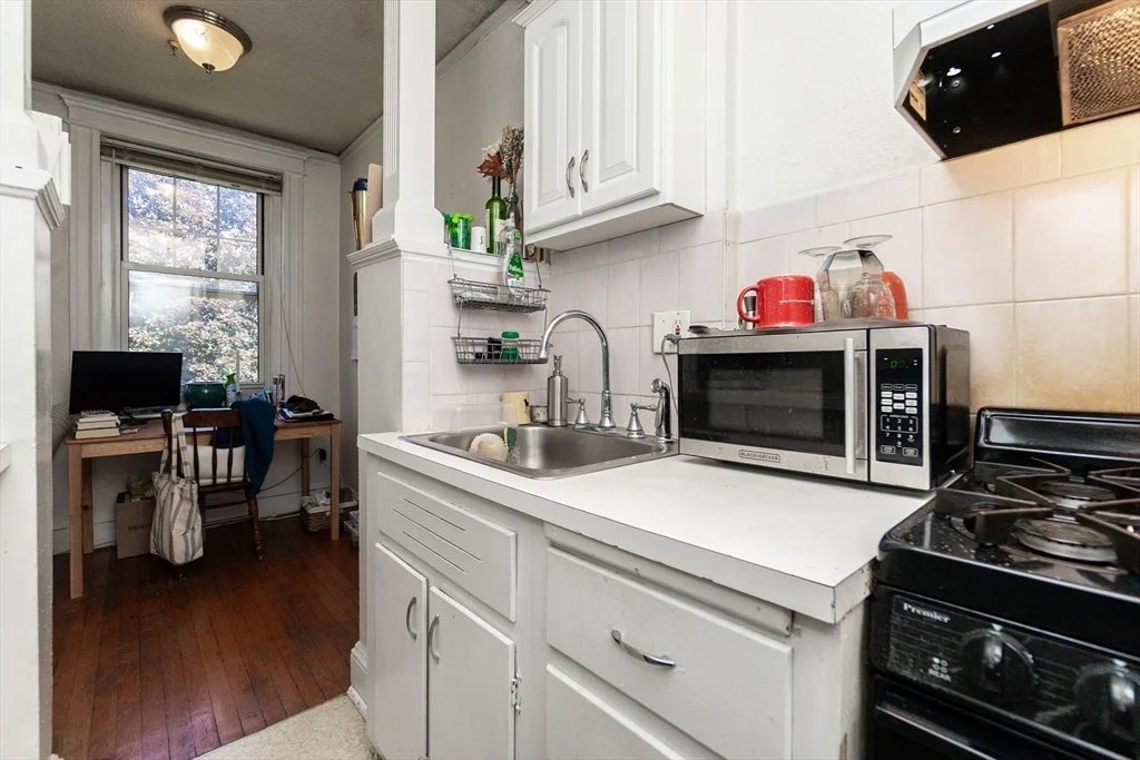 1 bed, 1 bath apartment for rent at 118 Riverway Unit 22, Longwood — photo 13 of 18
