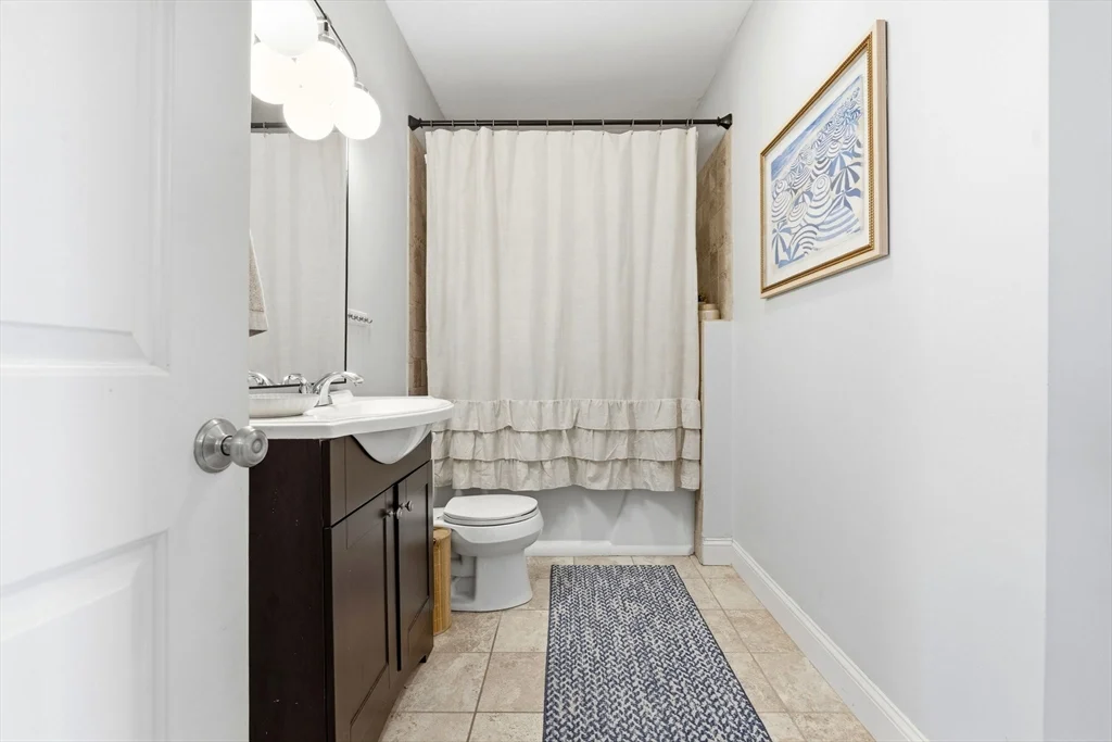 3 bed, 2 bath apartment for rent at 118 Saxton St Unit 3, Dorchester — photo 13 of 23