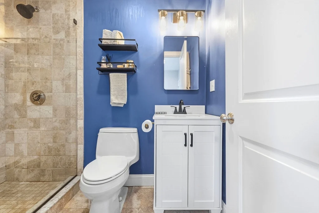 3 bed, 2 bath apartment for rent at 118 Saxton St Unit 3, Dorchester — photo 17 of 23