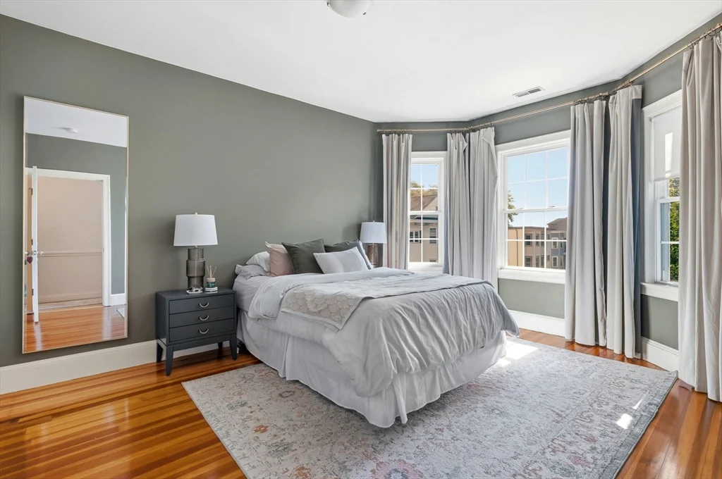 3 bed, 2 bath apartment for rent at 118 Saxton St Unit 3, Dorchester — photo 11 of 23
