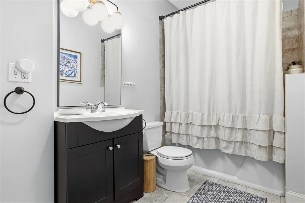 3 bed, 2 bath apartment for rent at 118 Saxton St Unit 3, Dorchester — photo 14 of 23