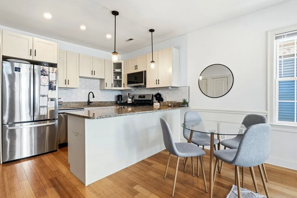 3 bed, 2 bath apartment for rent at 118 Saxton St Unit 3, Dorchester — photo 7 of 23