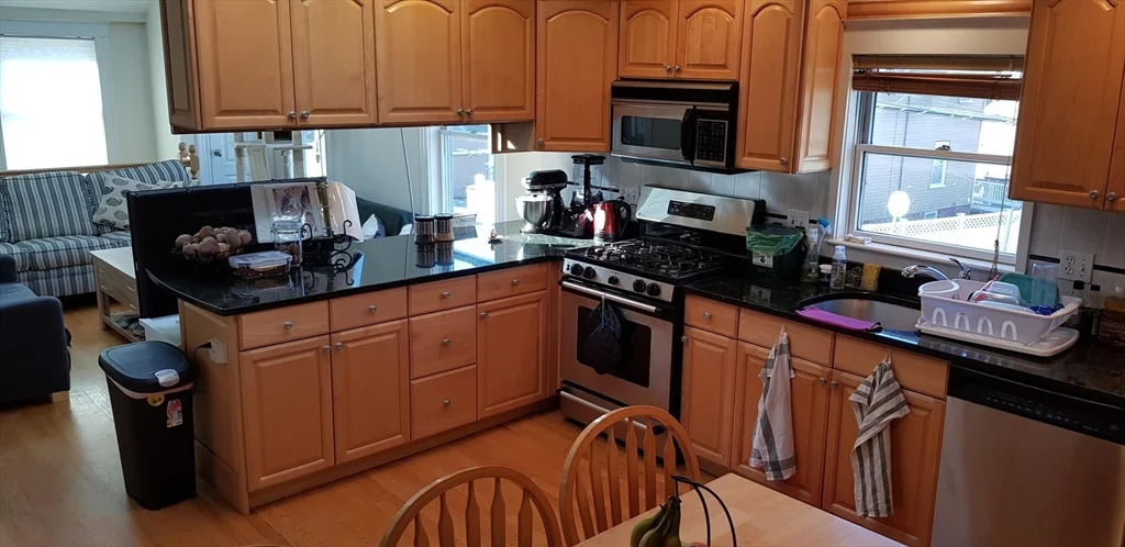 2 bed, 1 bath apartment for rent at 118 Sherman St Unit 118, Neighborhood Nine — photo 3 of 31