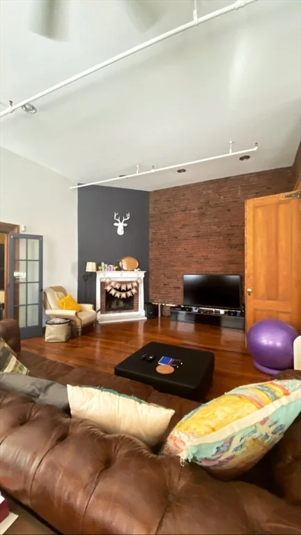 1 bed, 1 bath apartment for rent at 118 South St Unit 2A, Boston Downtown — photo 5 of 9