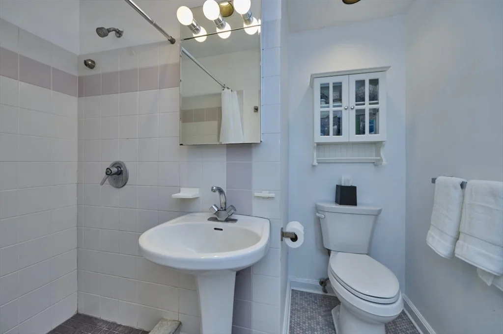 3 bed, 2 bath apartment for rent at 118 Trowbridge St Unit 6, Mid Cambridge — photo 16 of 27