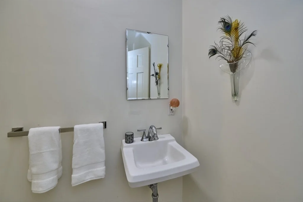 3 bed, 2 bath apartment for rent at 118 Trowbridge St Unit 6, Mid Cambridge — photo 11 of 27