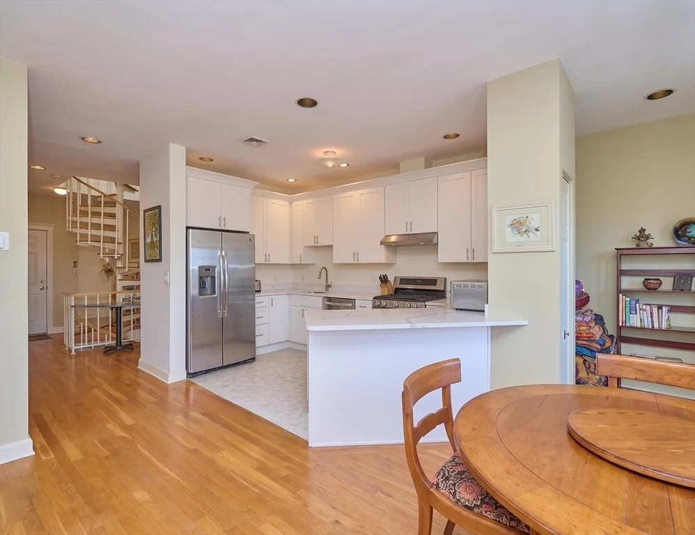 3 bed, 2 bath apartment for rent at 118 Trowbridge St Unit 6, Mid Cambridge — photo 5 of 27