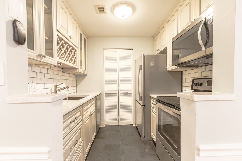 2 bed, 1 bath apartment for rent at 118 Tudor St Unit F, South Boston