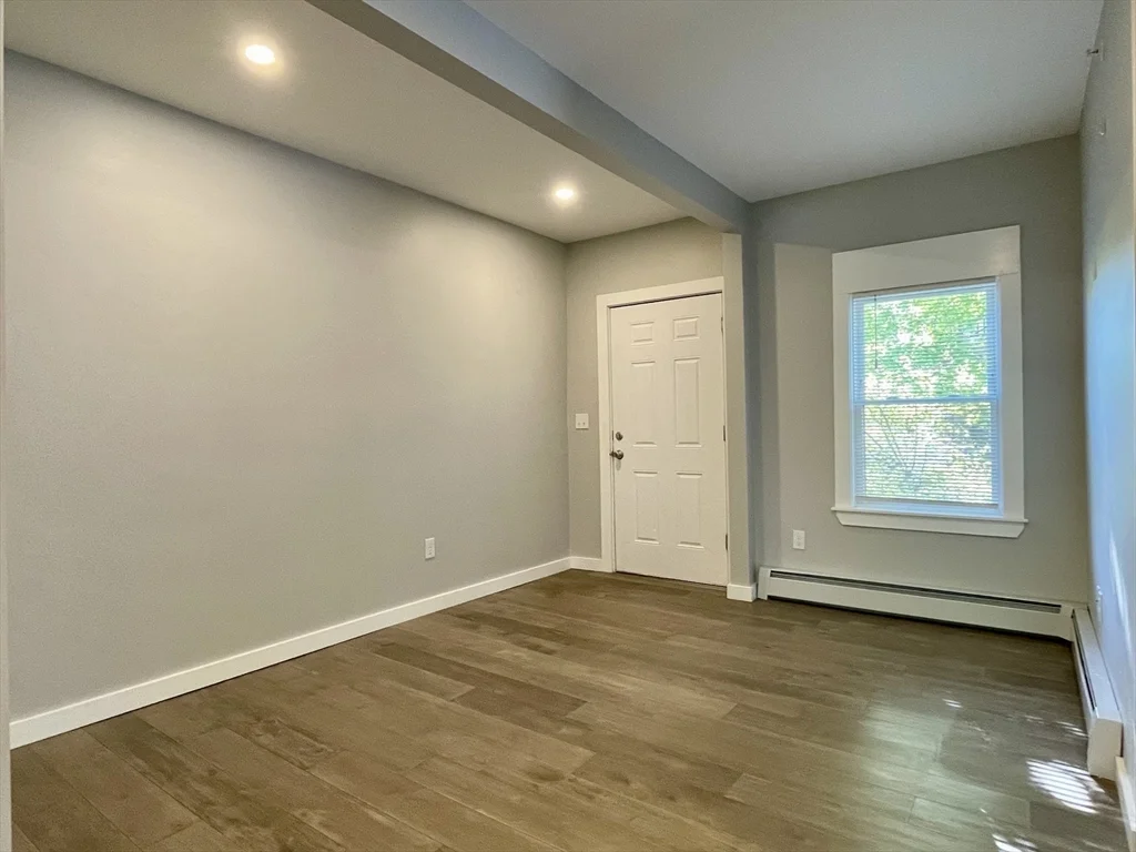 2 bed, 1 bath apartment for rent at 118 Vernon St Unit 4, Gardner — photo 6 of 12