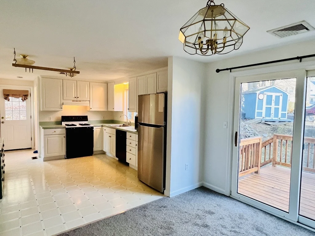 3 bed, 1 bath apartment for rent at 118 Wyoming Ave Unit 118, Oak Grove — photo 7 of 41