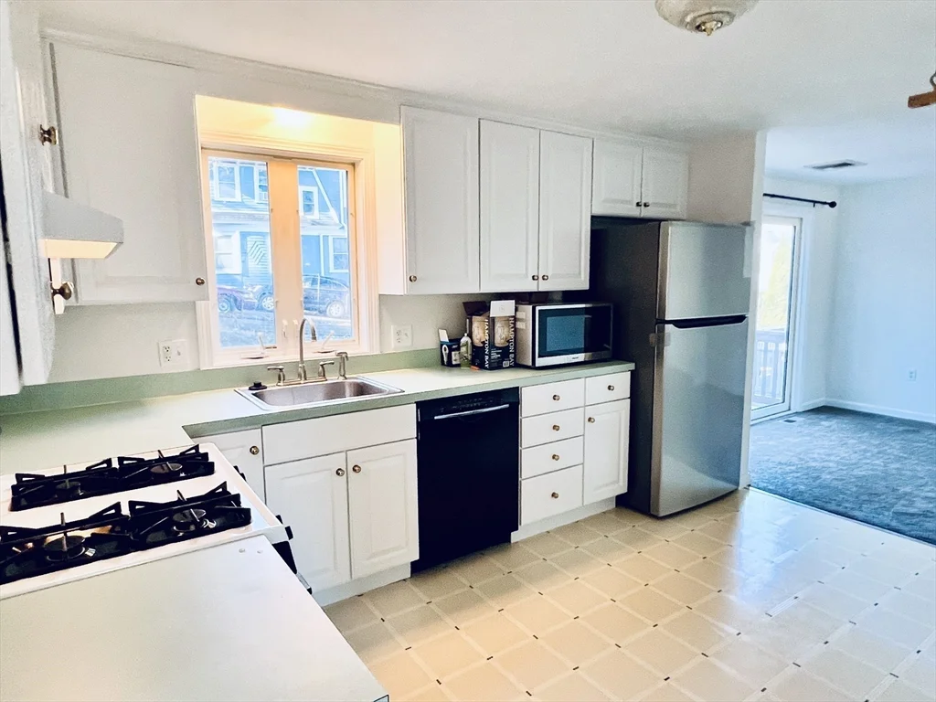 3 bed, 1 bath apartment for rent at 118 Wyoming Ave Unit 118, Oak Grove — photo 6 of 41