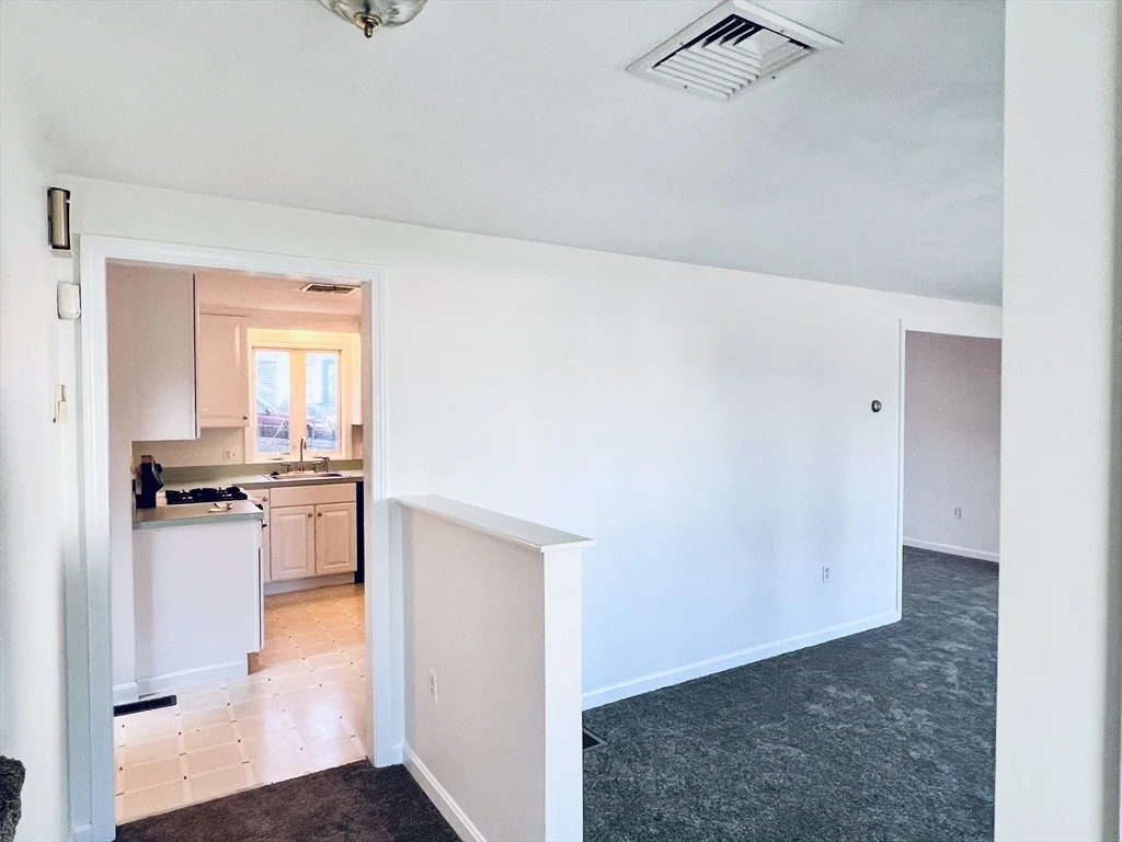 3 bed, 1 bath apartment for rent at 118 Wyoming Ave Unit 118, Oak Grove — photo 3 of 41
