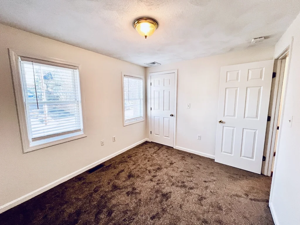 3 bed, 1 bath apartment for rent at 118 Wyoming Ave Unit 118, Oak Grove — photo 15 of 41
