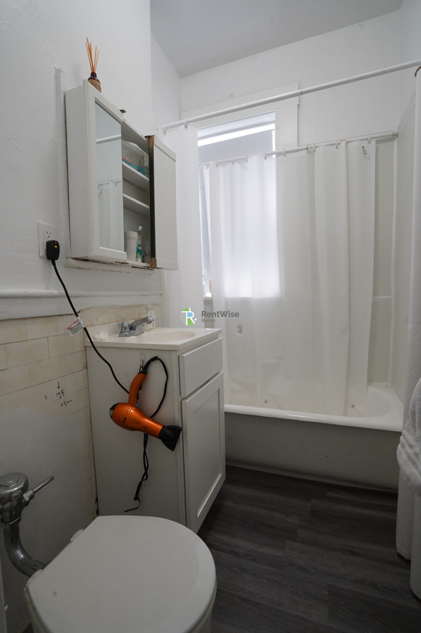Studio bed, 1 bath apartment for rent at 1185 Boylston St Unit 2, Fenway — photo 4 of 9