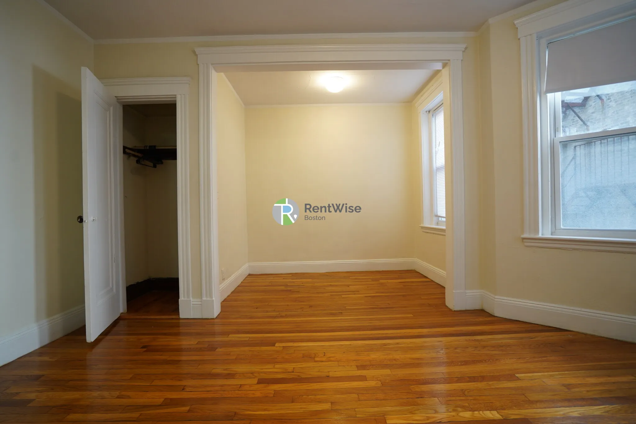 Studio bed, 1 bath apartment for rent at 1185 Boylston St Unit 27, Fenway — photo 2 of 21