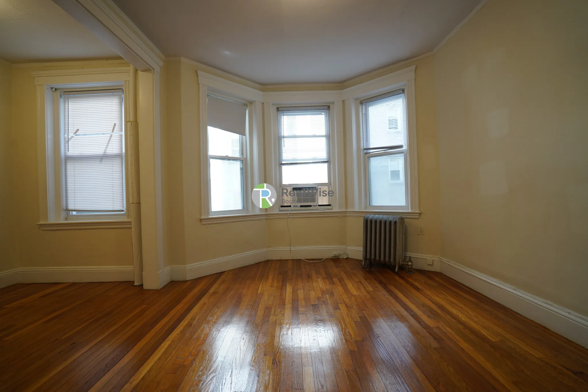 Studio bed, 1 bath apartment for rent at 1185 Boylston St Unit 27, Fenway — photo 3 of 21