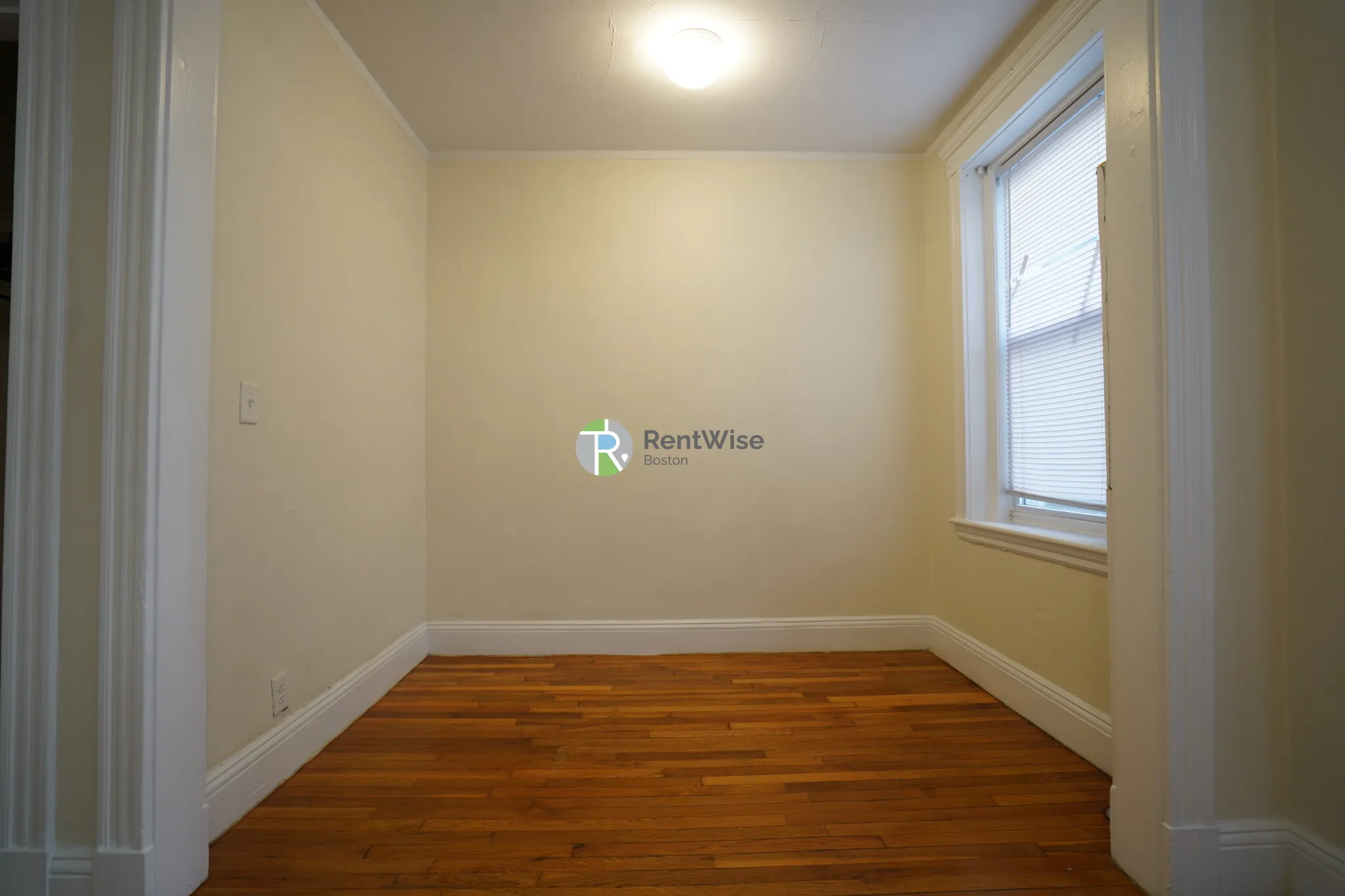 Studio bed, 1 bath apartment for rent at 1185 Boylston St Unit 27, Fenway — photo 5 of 21