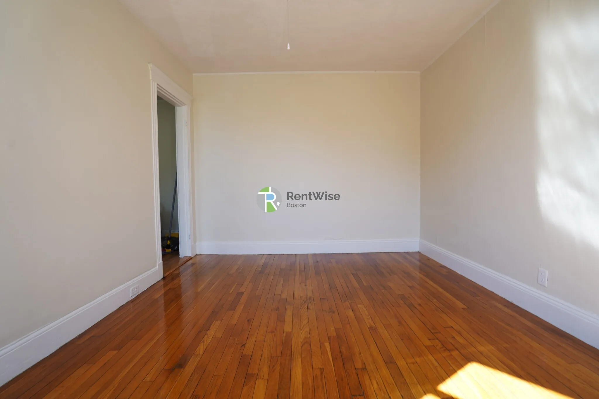 Studio bed, 1 bath apartment for rent at 1185 Boylston St Unit 29, Fenway — photo 3 of 8