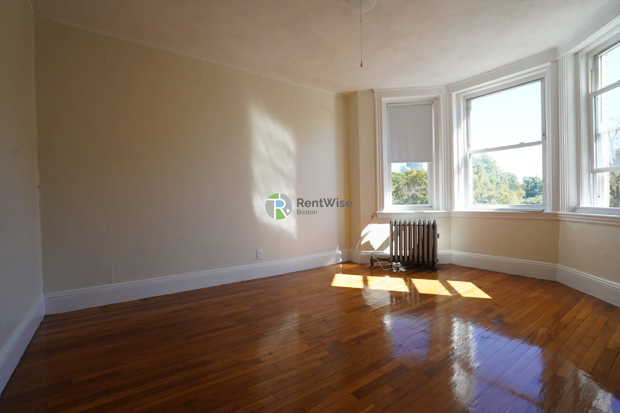 Studio bed, 1 bath apartment for rent at 1185 Boylston St Unit 29, Fenway — photo 2 of 8