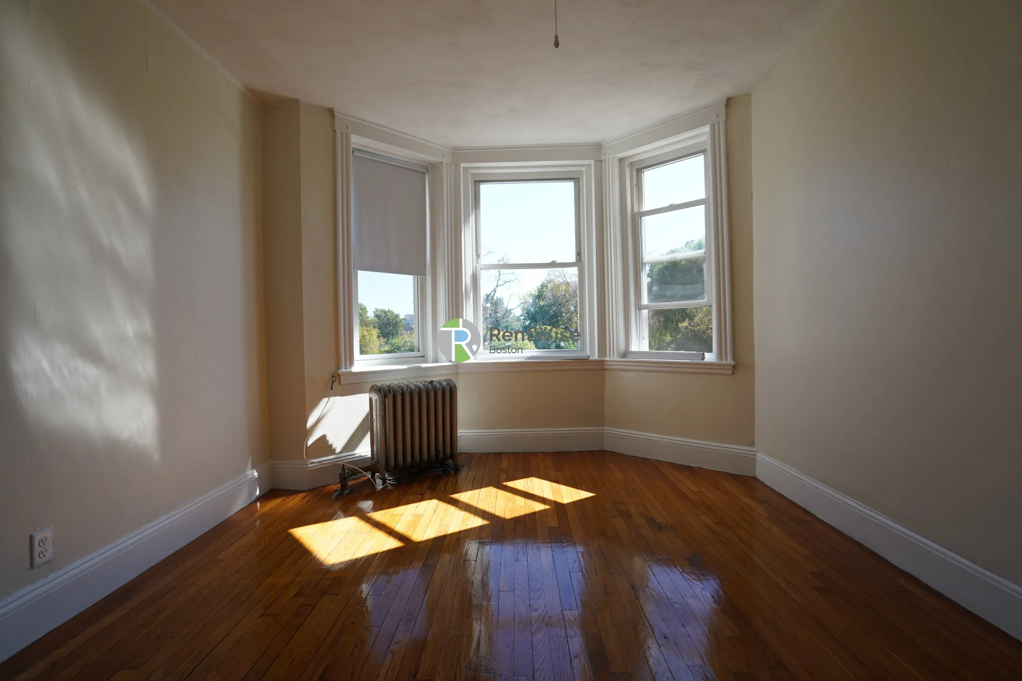 Studio bed, 1 bath apartment for rent at 1185 Boylston St Unit 29, Fenway — photo 1 of 8