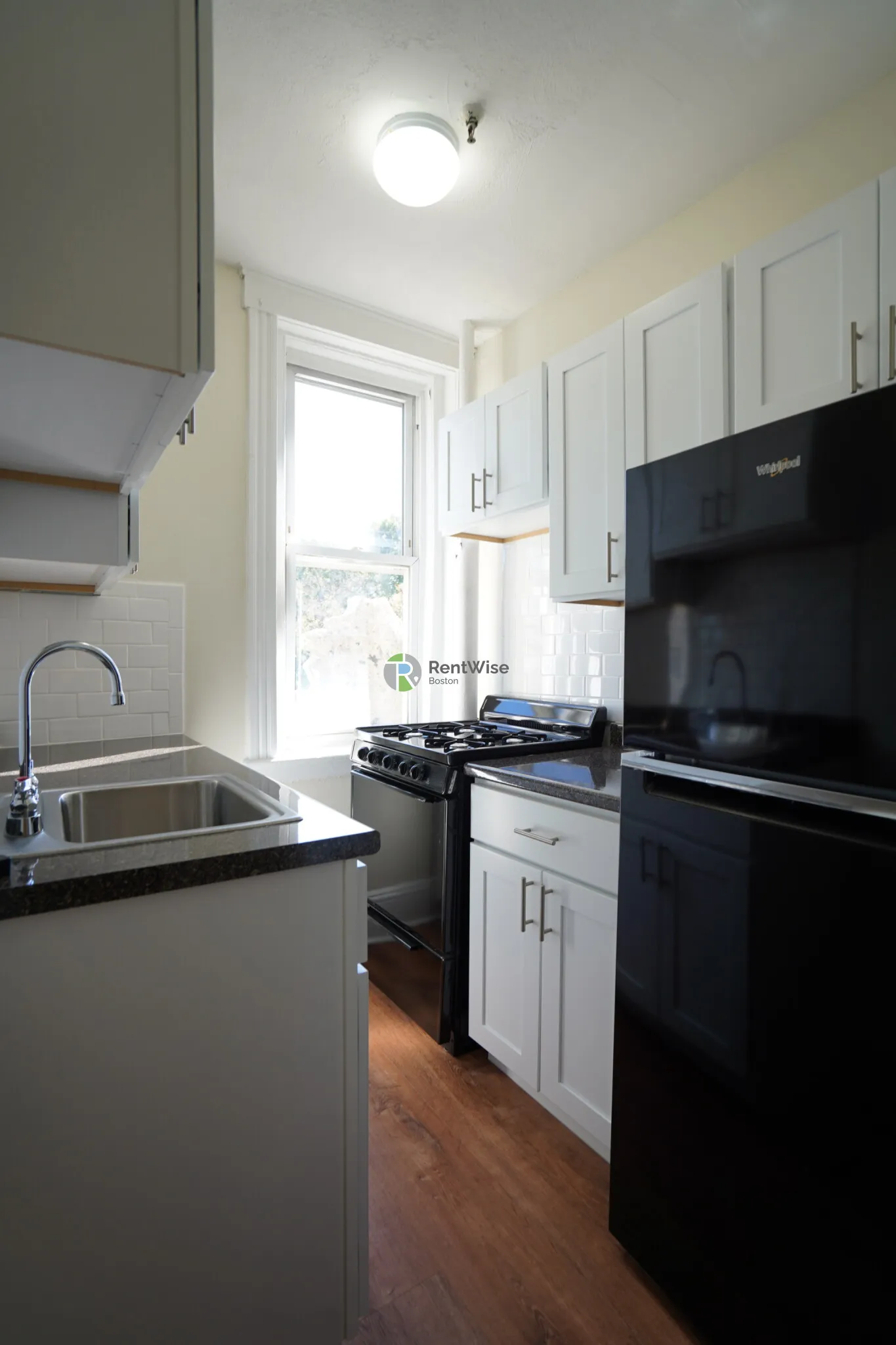 Studio bed, 1 bath apartment for rent at 1185 Boylston St Unit 29, Fenway — photo 4 of 8