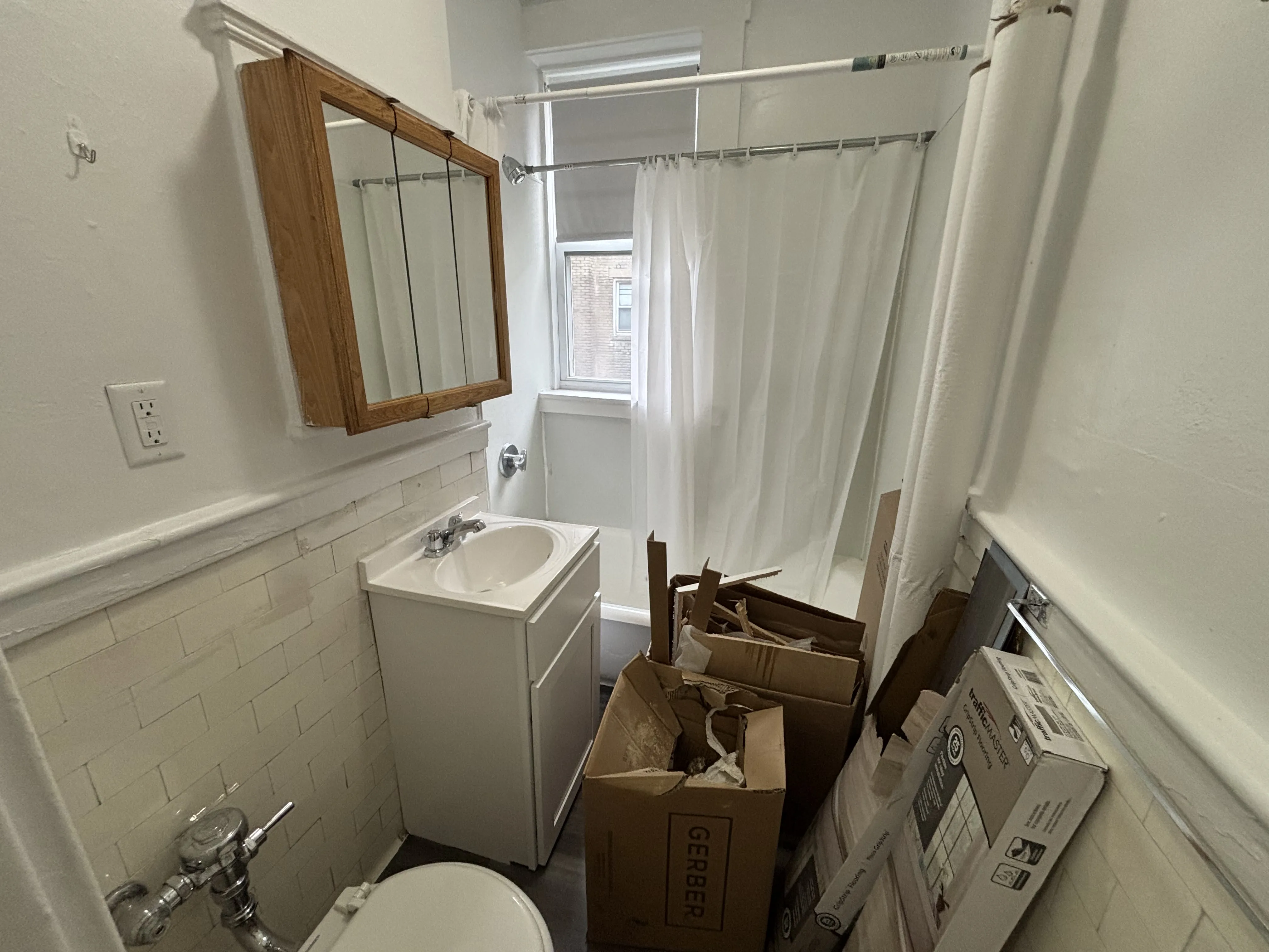 Studio bed, 1 bath apartment for rent at 1185 Boylston St Unit 3, Fenway — photo 4 of 4