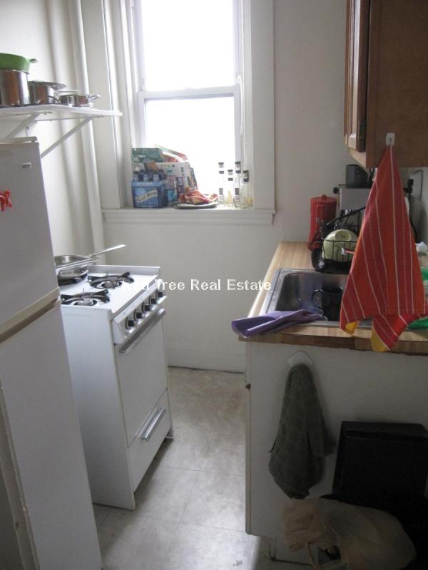 Studio bed, 1 bath apartment for rent at 1185 Boylston St Unit 30, Fenway — photo 3 of 12