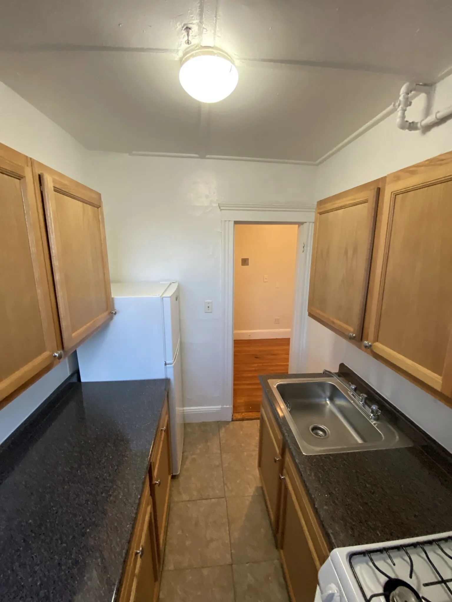 Studio bed, 1 bath apartment for rent at 1185 Boylston St Unit 34, Fenway — photo 4 of 8