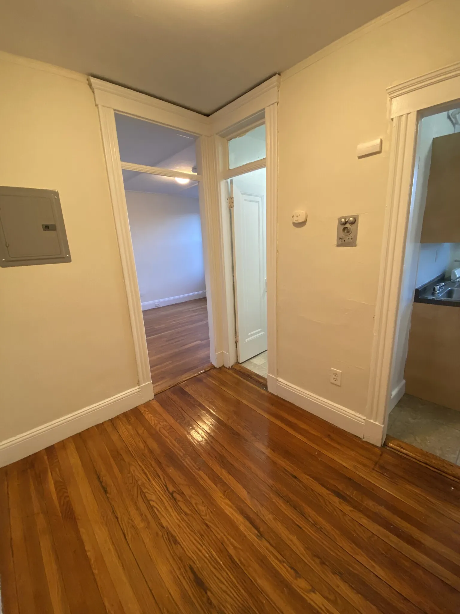 Studio bed, 1 bath apartment for rent at 1185 Boylston St Unit 34, Fenway — photo 3 of 8