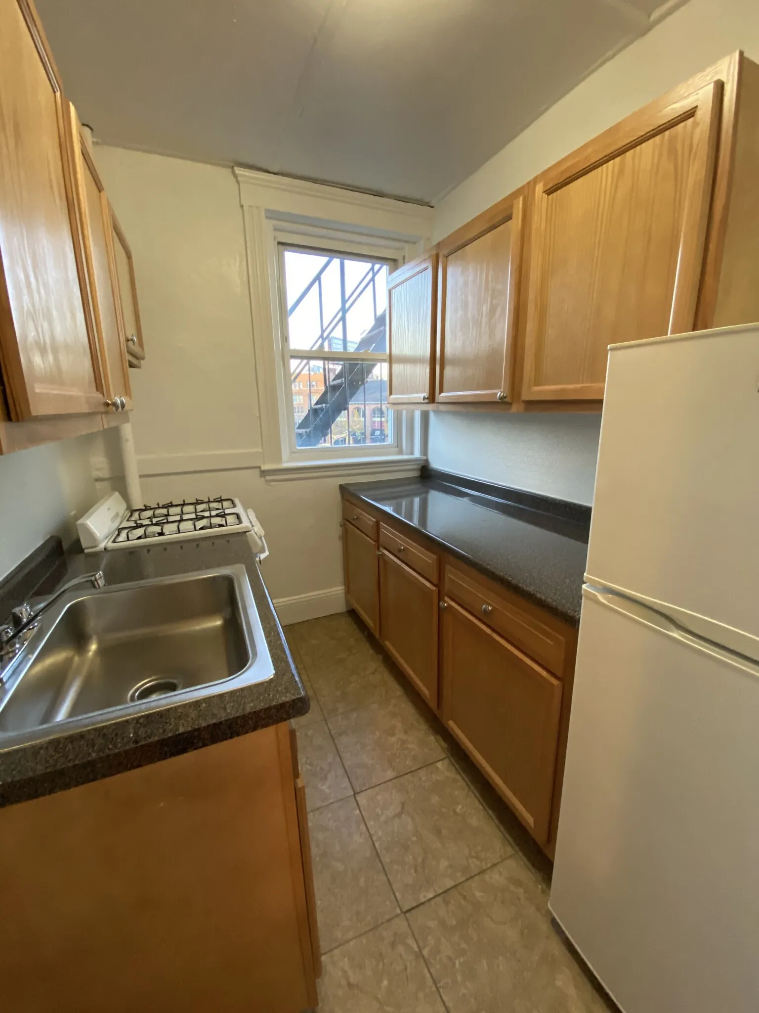 Studio bed, 1 bath apartment for rent at 1185 Boylston St Unit 34, Fenway — photo 2 of 8